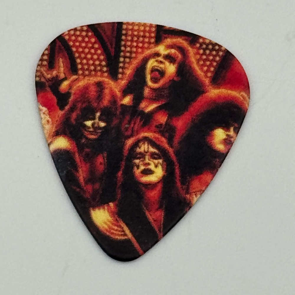 KISS Guitar Pick Rock Band Merch Paul Stanley Gene Simmons‎ Thin
